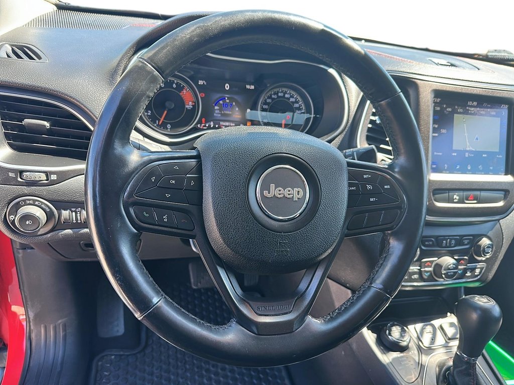 2019 Jeep Cherokee 4x4 Trailhawk in Stratford, Ontario - 11 - w1024h768px