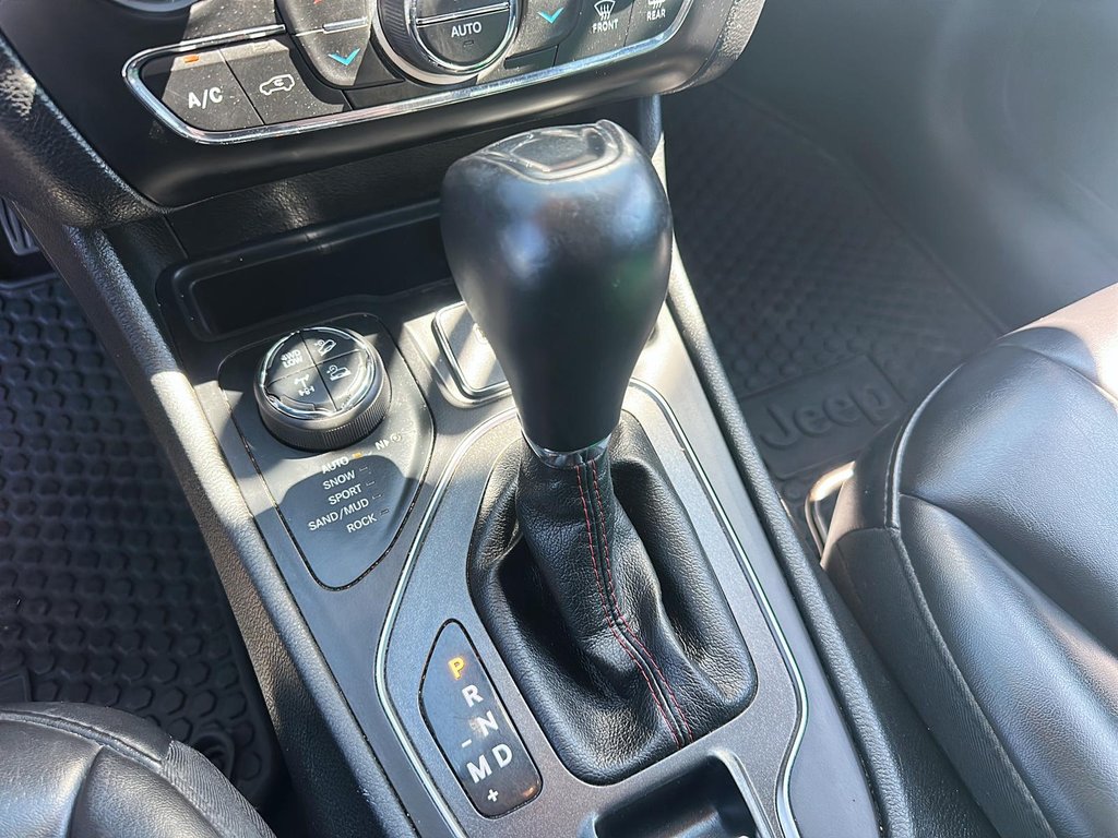 2019 Jeep Cherokee 4x4 Trailhawk in Stratford, Ontario - 14 - w1024h768px