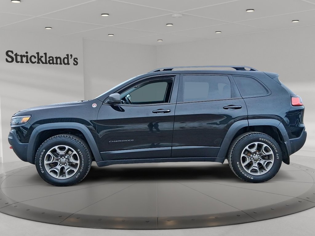 2019 Jeep Cherokee 4x4 Trailhawk in Stratford, Ontario - 5 - w1024h768px