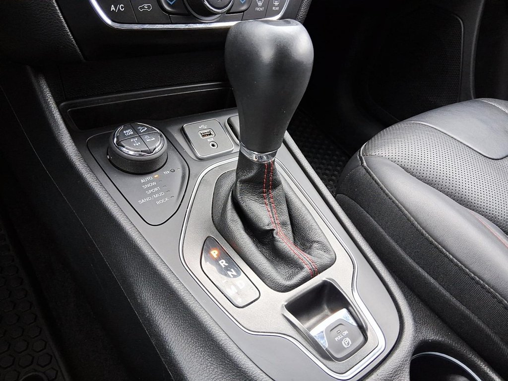 2019 Jeep Cherokee 4x4 Trailhawk in Stratford, Ontario - 16 - w1024h768px