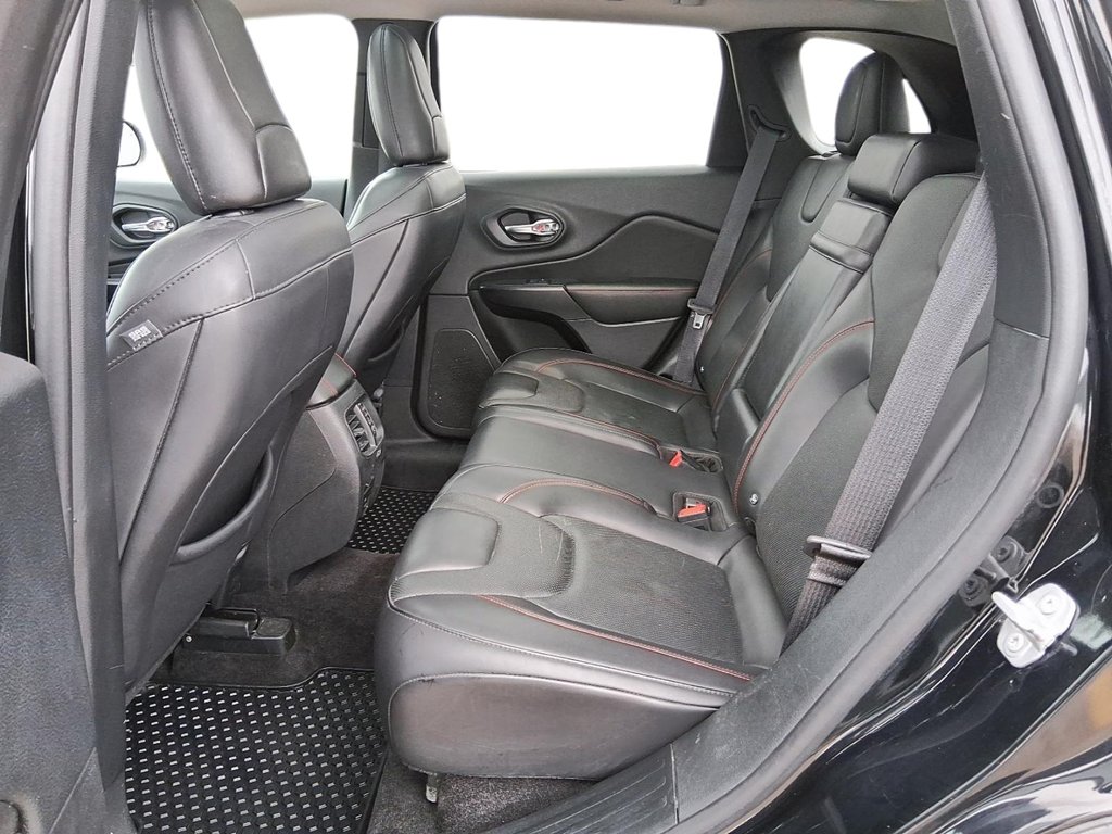 2019 Jeep Cherokee 4x4 Trailhawk in Stratford, Ontario - 9 - w1024h768px