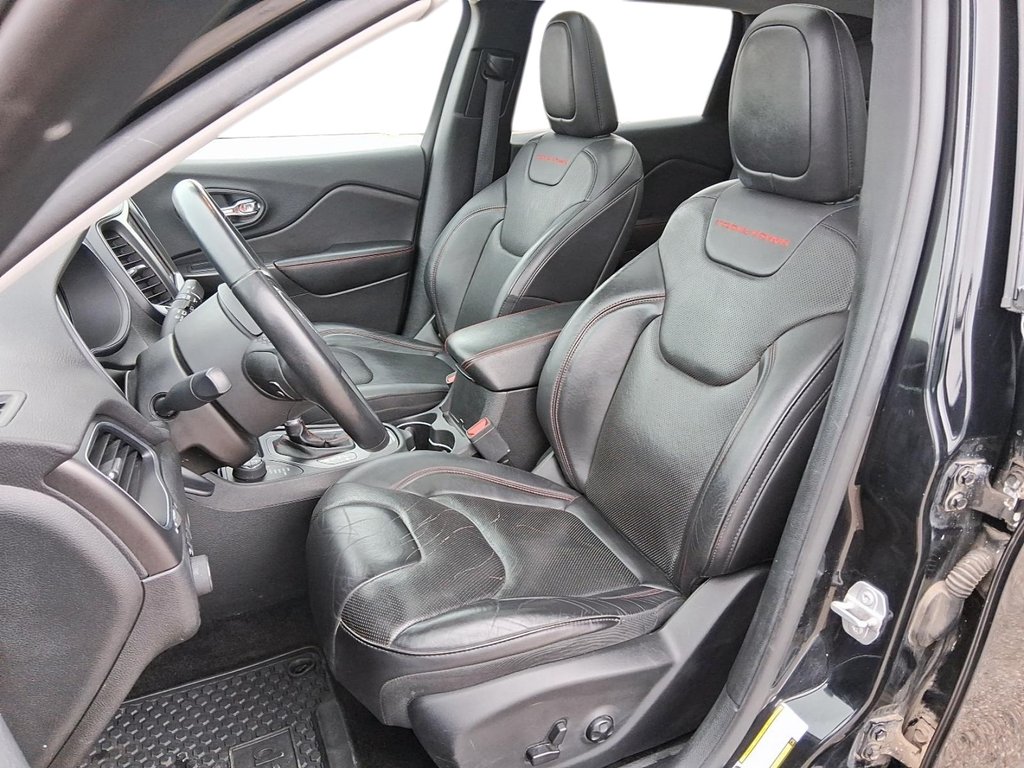 2019 Jeep Cherokee 4x4 Trailhawk in Stratford, Ontario - 8 - w1024h768px