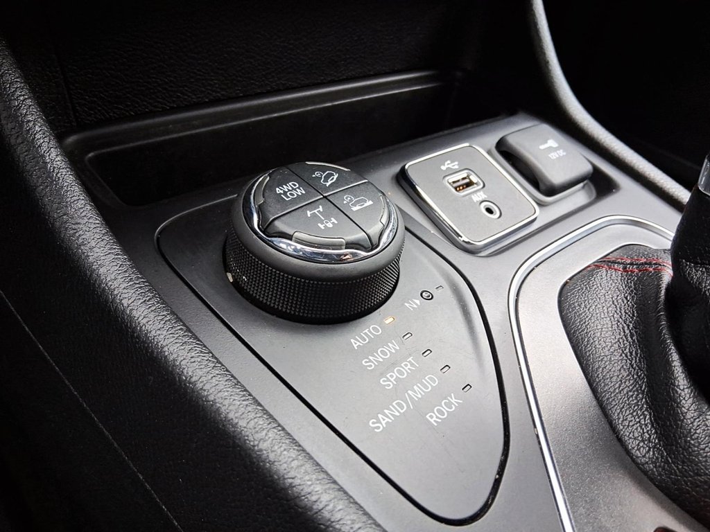 2019 Jeep Cherokee 4x4 Trailhawk in Stratford, Ontario - 17 - w1024h768px