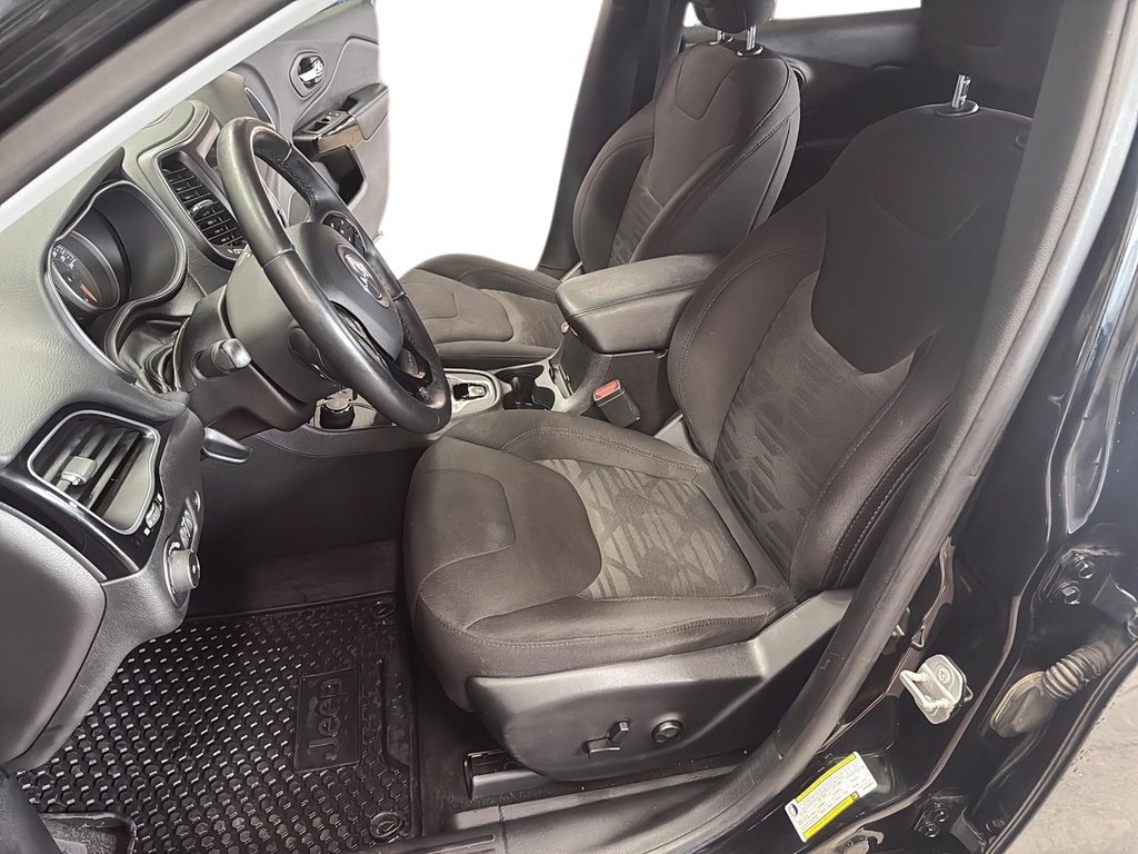 2019 Jeep Cherokee 4x4 North in Stratford, Ontario - 8 - w1024h768px