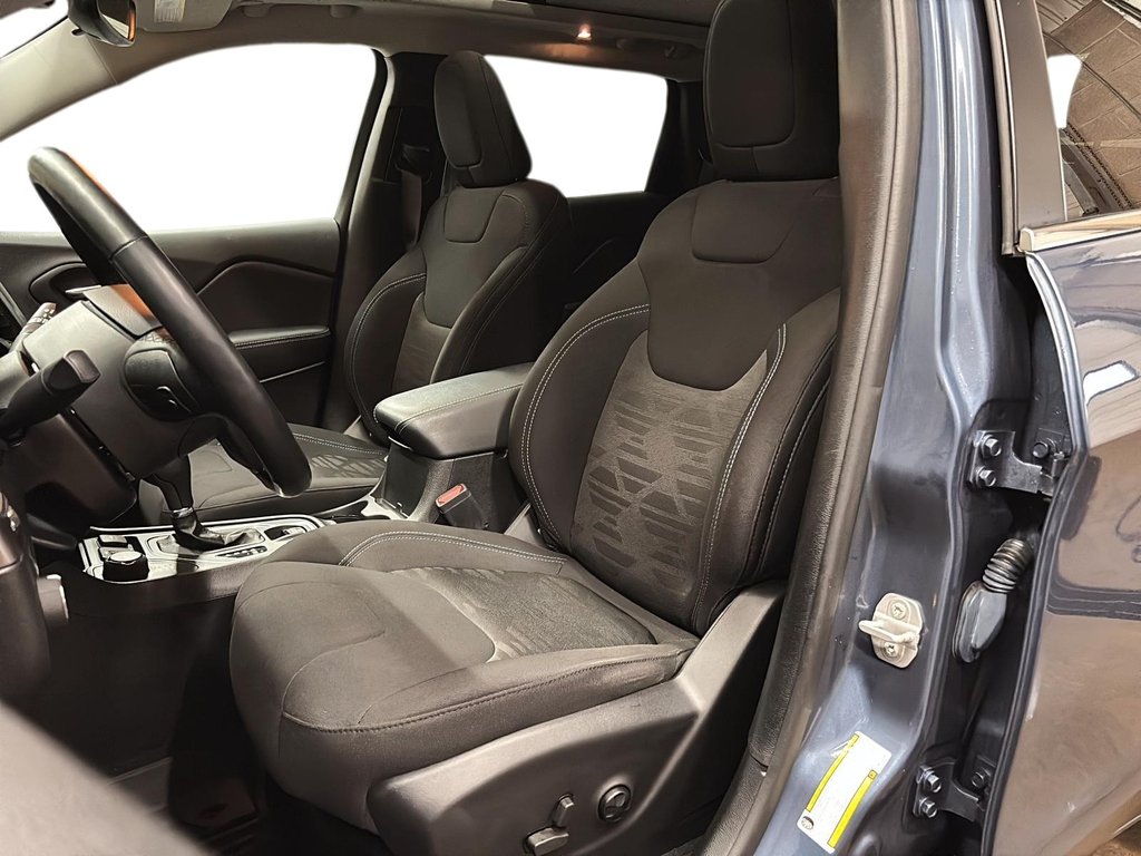 2021 Jeep Cherokee 4x4 North in Stratford, Ontario - 8 - w1024h768px