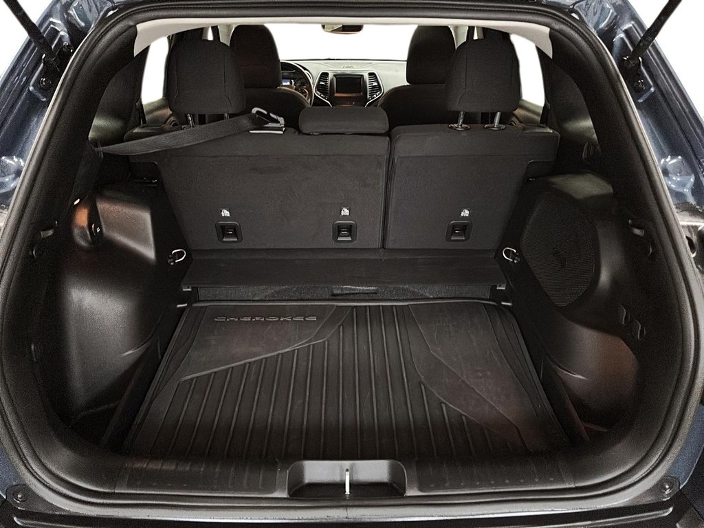 2021 Jeep Cherokee 4x4 North in Stratford, Ontario - 6 - w1024h768px