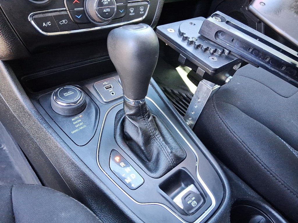 2021 Jeep Cherokee 4x4 North in Stratford, Ontario - 16 - w1024h768px