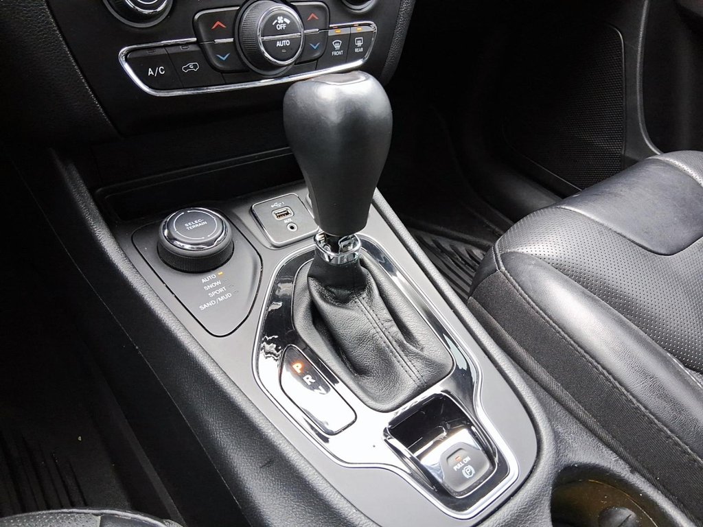 2022 Jeep Cherokee 4x4 Limited in Stratford, Ontario - 16 - w1024h768px