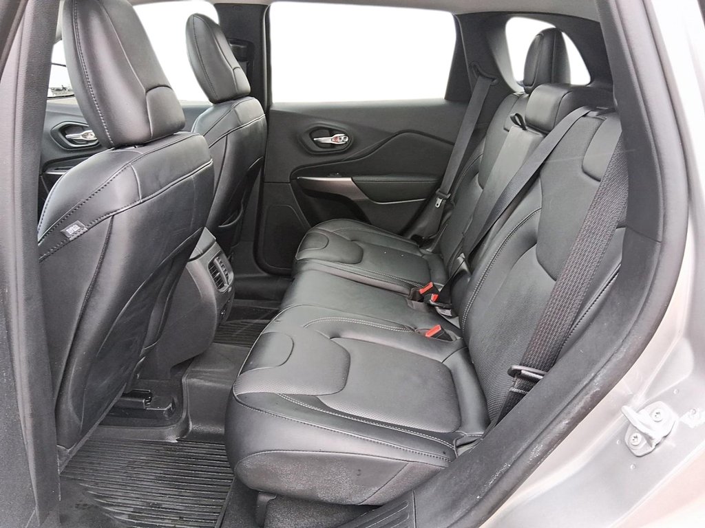 2022 Jeep Cherokee 4x4 Limited in Stratford, Ontario - 9 - w1024h768px