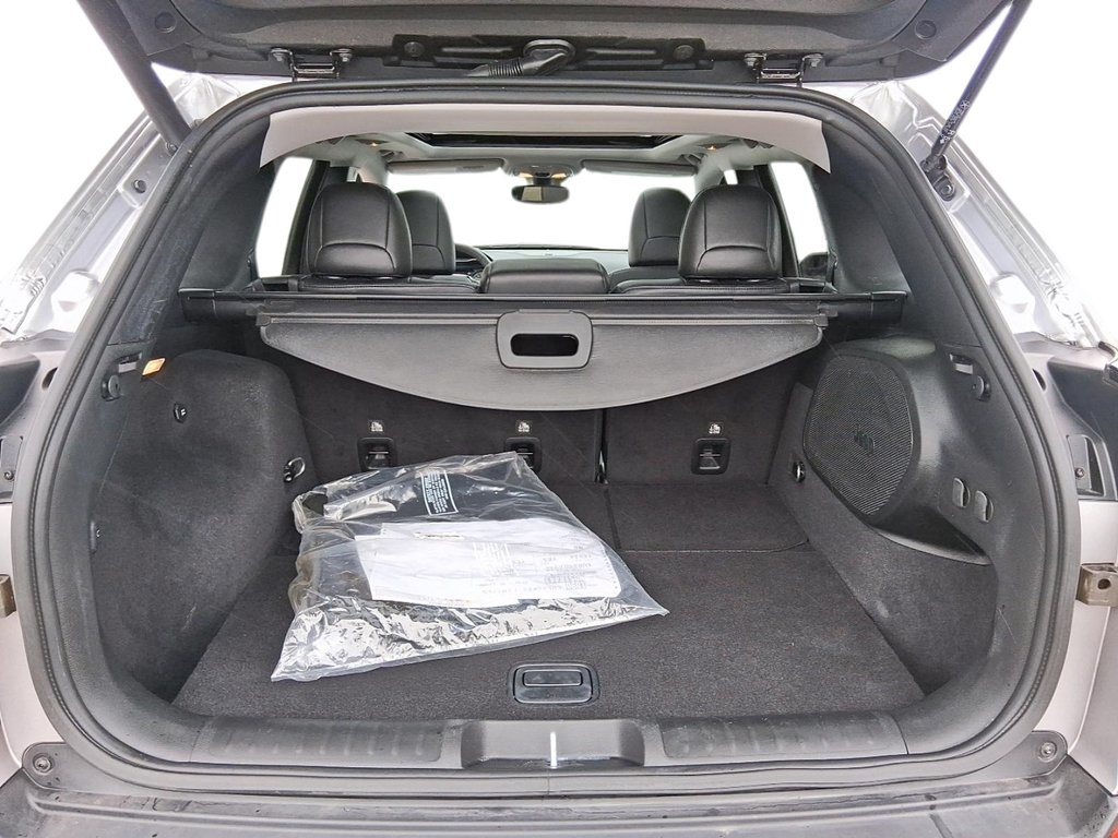 2022 Jeep Cherokee 4x4 Limited in Stratford, Ontario - 6 - w1024h768px