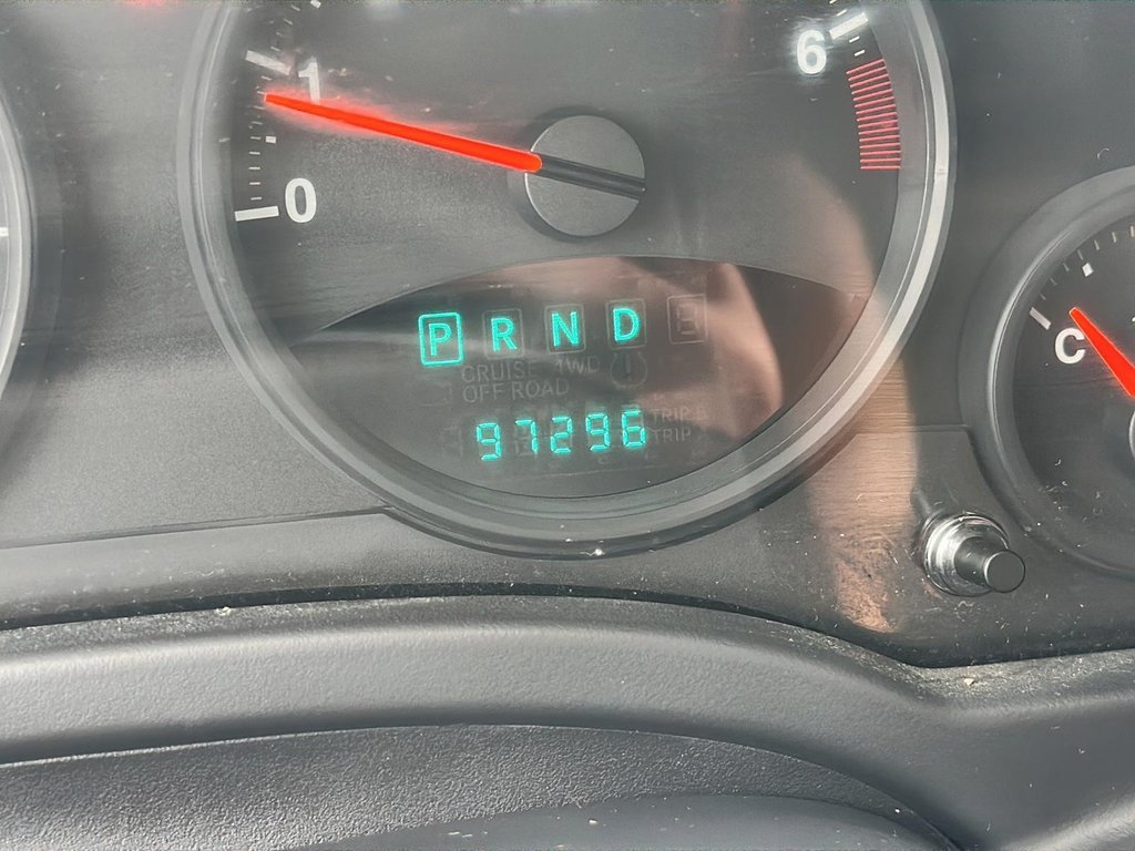 2010 Jeep Compass Sport 4D Utility in Stratford, Ontario - 12 - w1024h768px