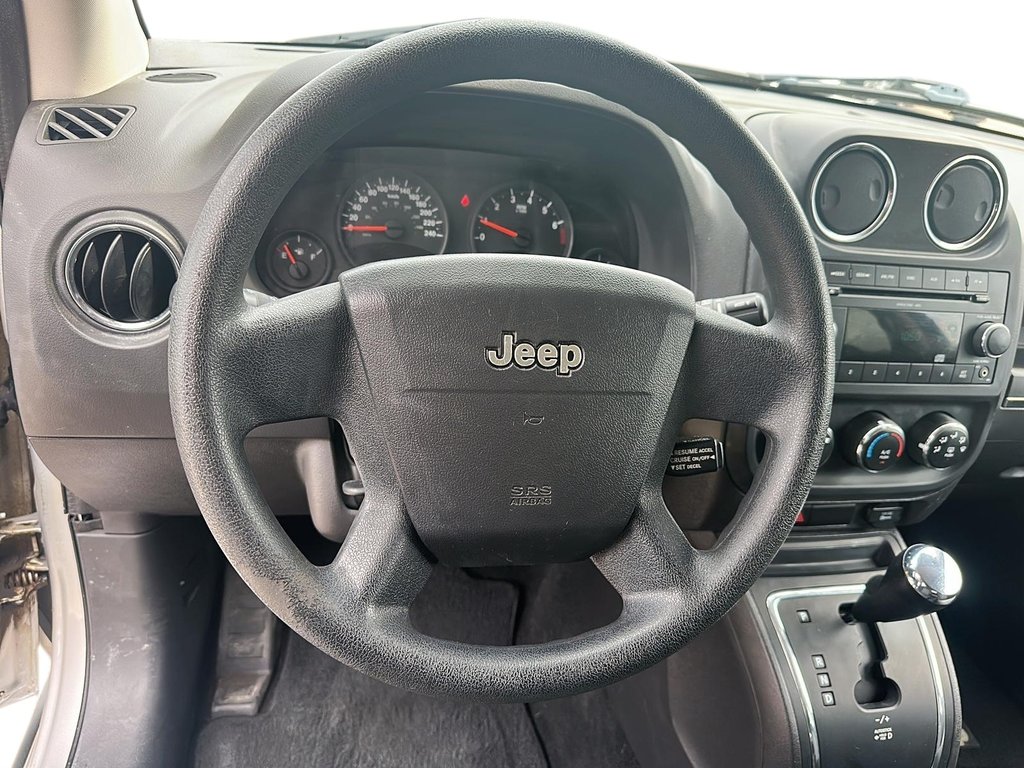 2010 Jeep Compass Sport 4D Utility in Stratford, Ontario - 11 - w1024h768px