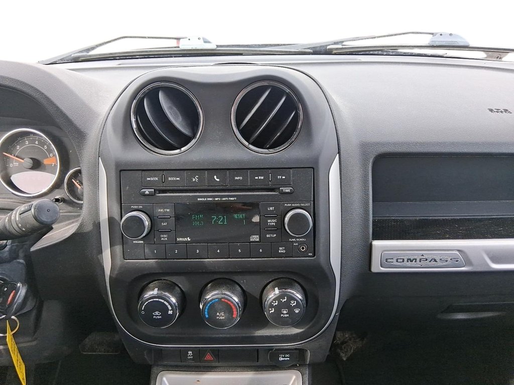 2014 Jeep Compass 4x4 Sport / North in Stratford, Ontario - 15 - w1024h768px