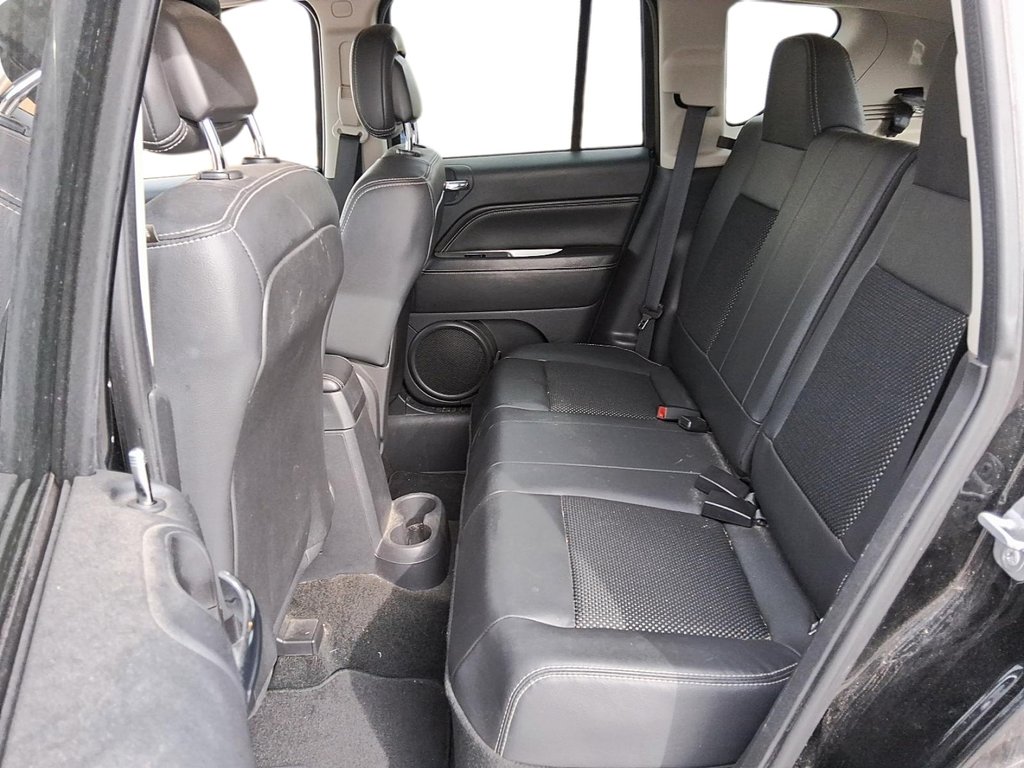 2014 Jeep Compass 4x4 Sport / North in Stratford, Ontario - 9 - w1024h768px