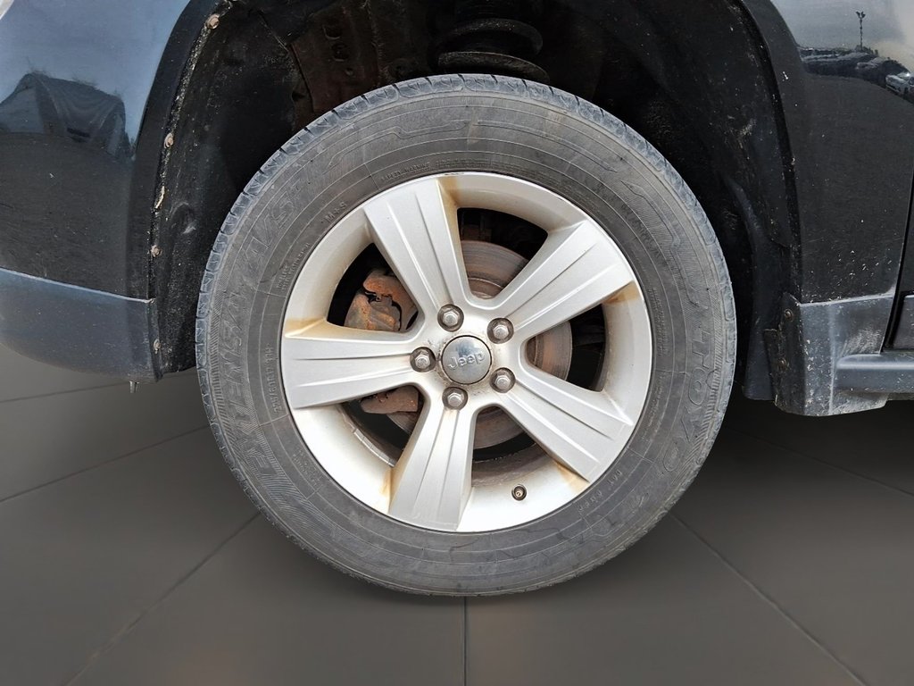 2014 Jeep Compass 4x4 Sport / North in Stratford, Ontario - 7 - w1024h768px