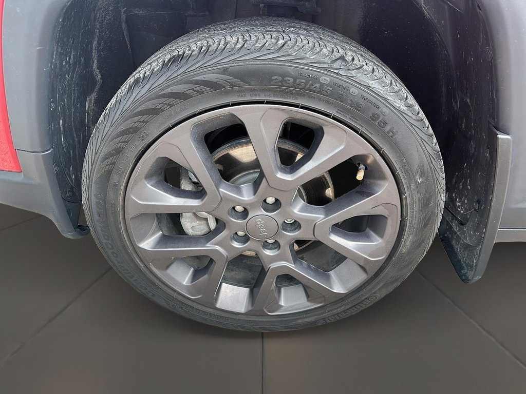 2019 Jeep Compass 4x4 Limited in Stratford, Ontario - 7 - w1024h768px