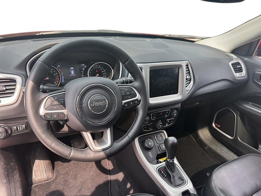 2019 Jeep Compass 4x4 Limited in Stratford, Ontario - 9 - w1024h768px
