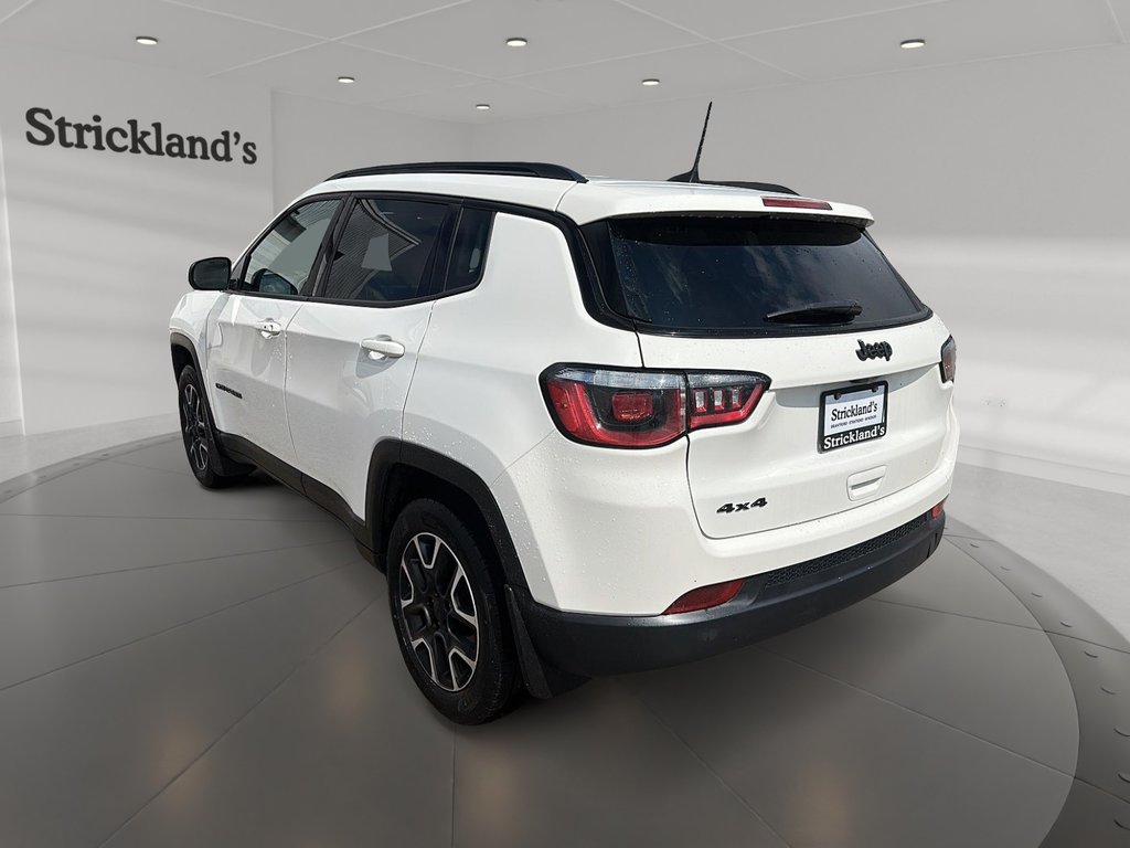 2020 Jeep Compass 4x4 Sport in Stratford, Ontario - 4 - w1024h768px