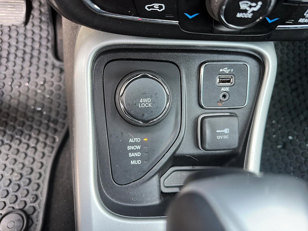 2020 Jeep Compass 4x4 Sport in Stratford, Ontario - 15 - w1024h768px