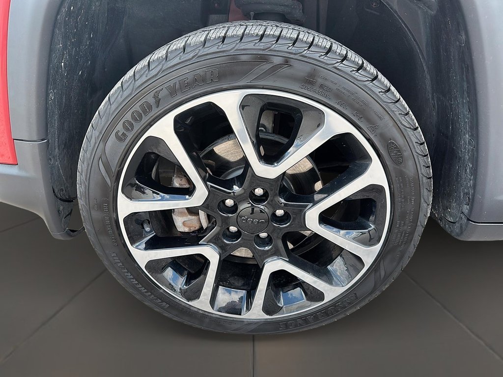 2020 Jeep Compass 4x4 Limited in Stratford, Ontario - 7 - w1024h768px