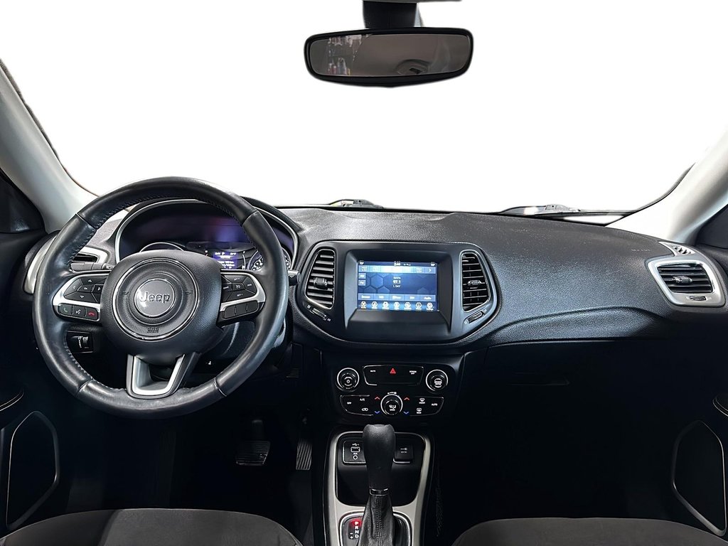 2021 Jeep Compass 4x2 Sport in Stratford, Ontario - 9 - w1024h768px