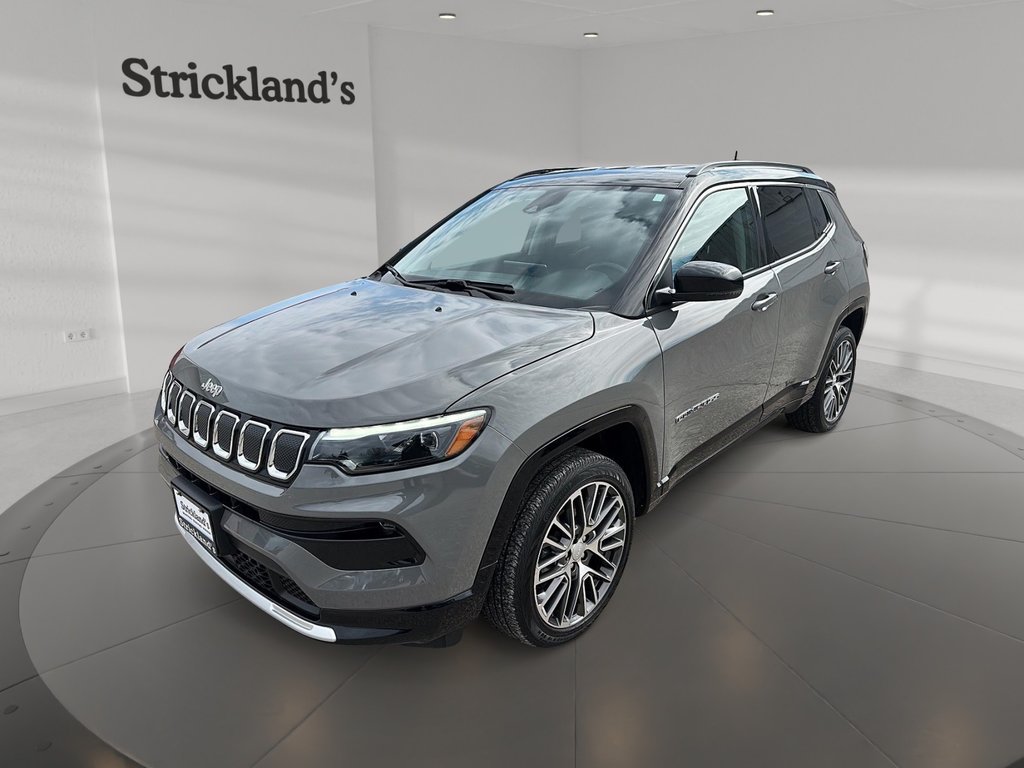 2022 Jeep Compass 4x4 Limited in Stratford, Ontario - 1 - w1024h768px