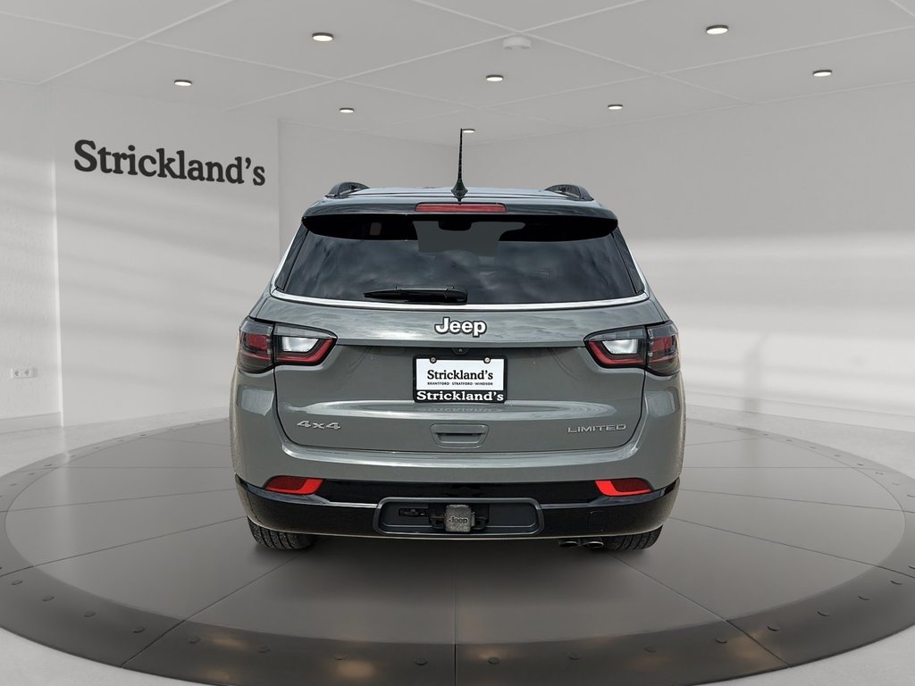2022 Jeep Compass 4x4 Limited in Stratford, Ontario - 3 - w1024h768px