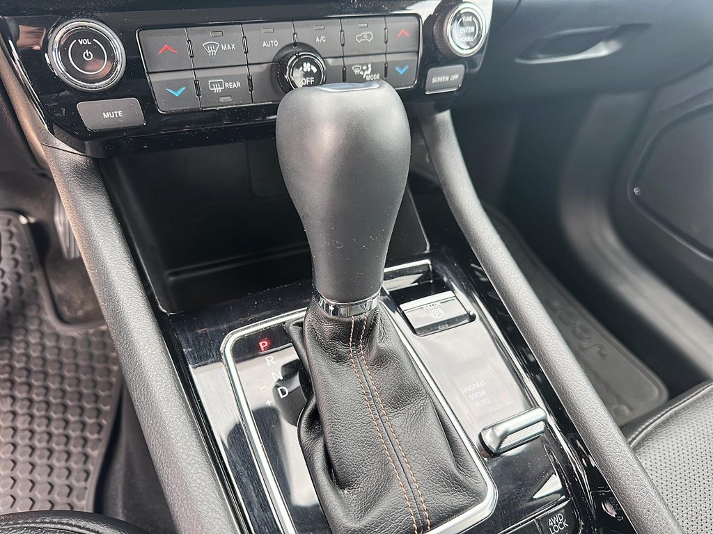 2022 Jeep Compass 4x4 Limited in Stratford, Ontario - 14 - w1024h768px