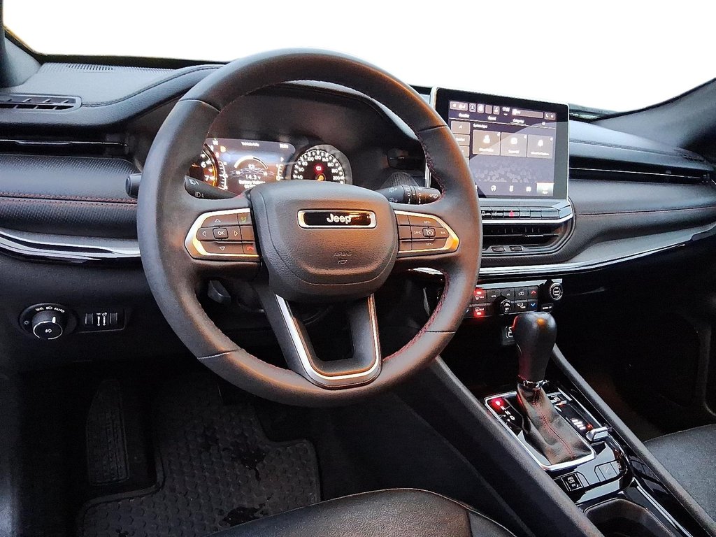 2023 Jeep Compass 4x4 Trailhawk in Stratford, Ontario - 10 - w1024h768px