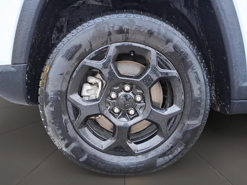 2023 Jeep Compass 4x4 Trailhawk in Stratford, Ontario - 7 - w1024h768px