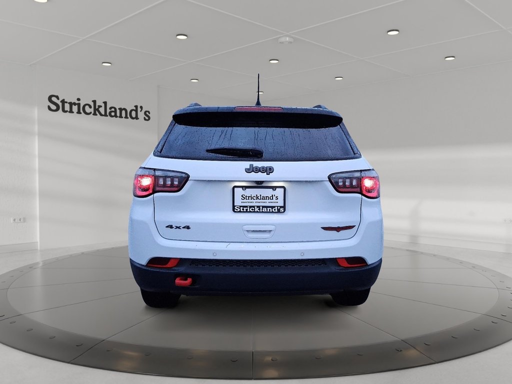 2023 Jeep Compass 4x4 Trailhawk in Stratford, Ontario - 3 - w1024h768px