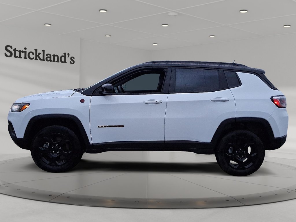 2023 Jeep Compass 4x4 Trailhawk in Stratford, Ontario - 5 - w1024h768px
