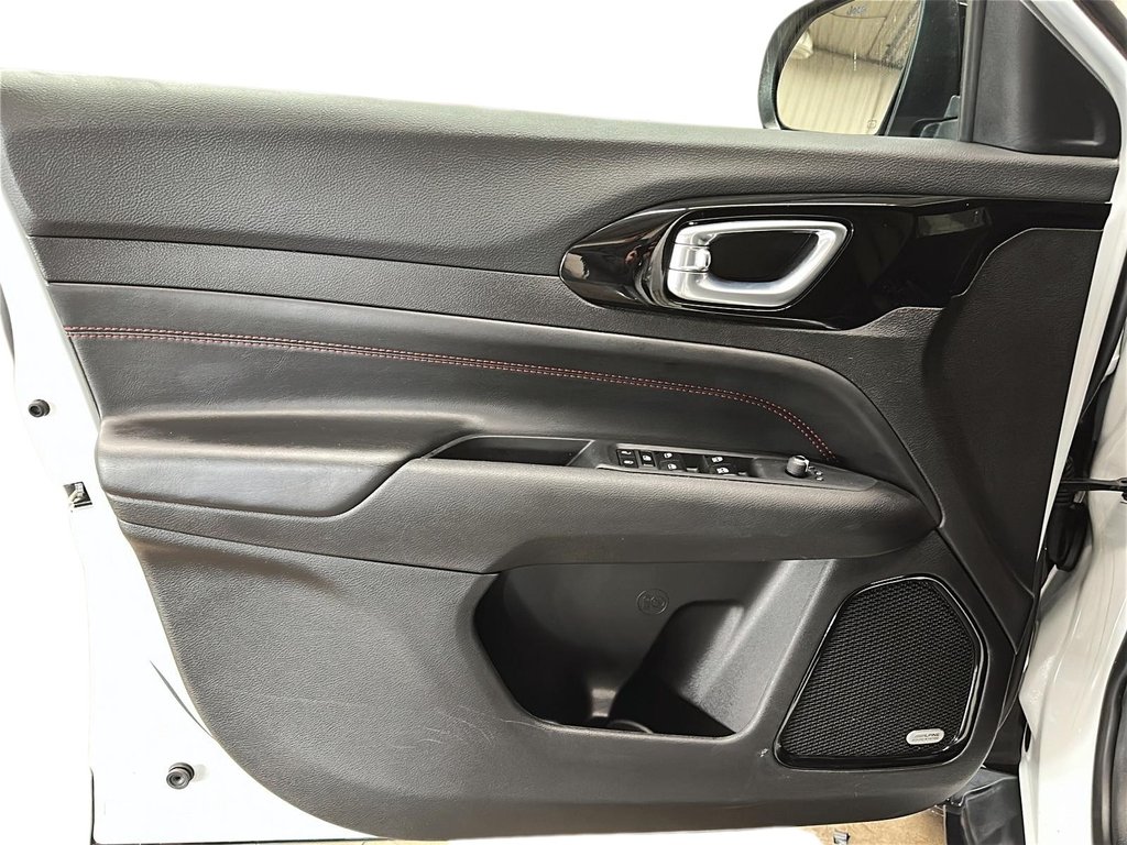 2024 Jeep Compass Trailhawk 4x4 in Stratford, Ontario - 10 - w1024h768px