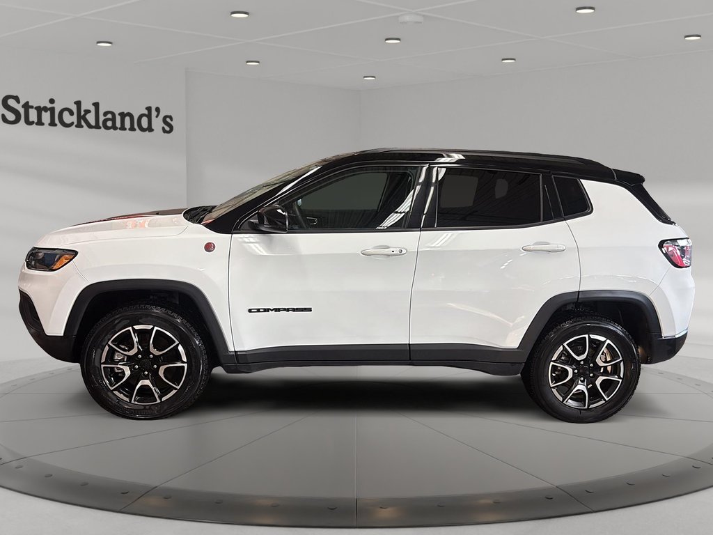 2024 Jeep Compass Trailhawk 4x4 in Stratford, Ontario - 5 - w1024h768px