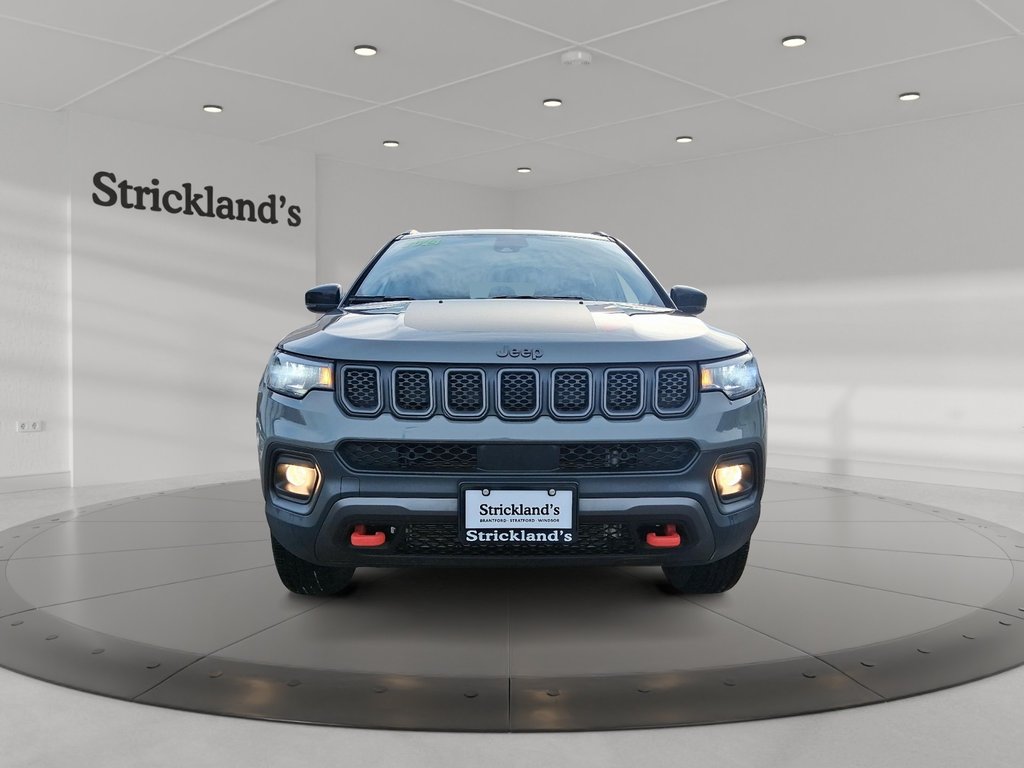 2024 Jeep Compass Trailhawk 4x4 in Stratford, Ontario - 2 - w1024h768px