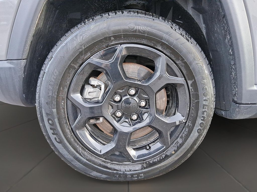 2024 Jeep Compass Trailhawk 4x4 in Stratford, Ontario - 7 - w1024h768px