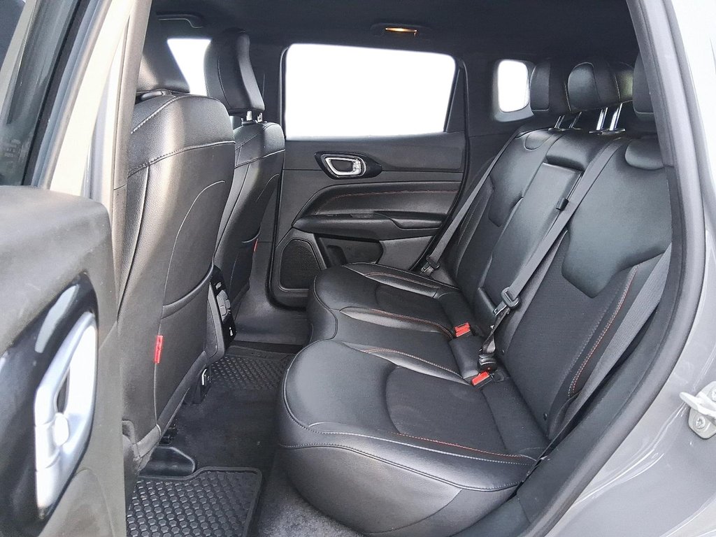 2024 Jeep Compass Trailhawk 4x4 in Stratford, Ontario - 9 - w1024h768px