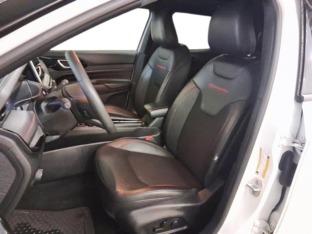 2024 Jeep Compass Trailhawk 4x4 in Stratford, Ontario - 8 - w1024h768px