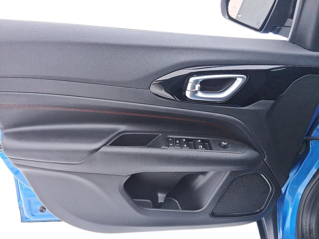 2024 Jeep Compass Trailhawk 4x4 in Stratford, Ontario - 11 - w1024h768px