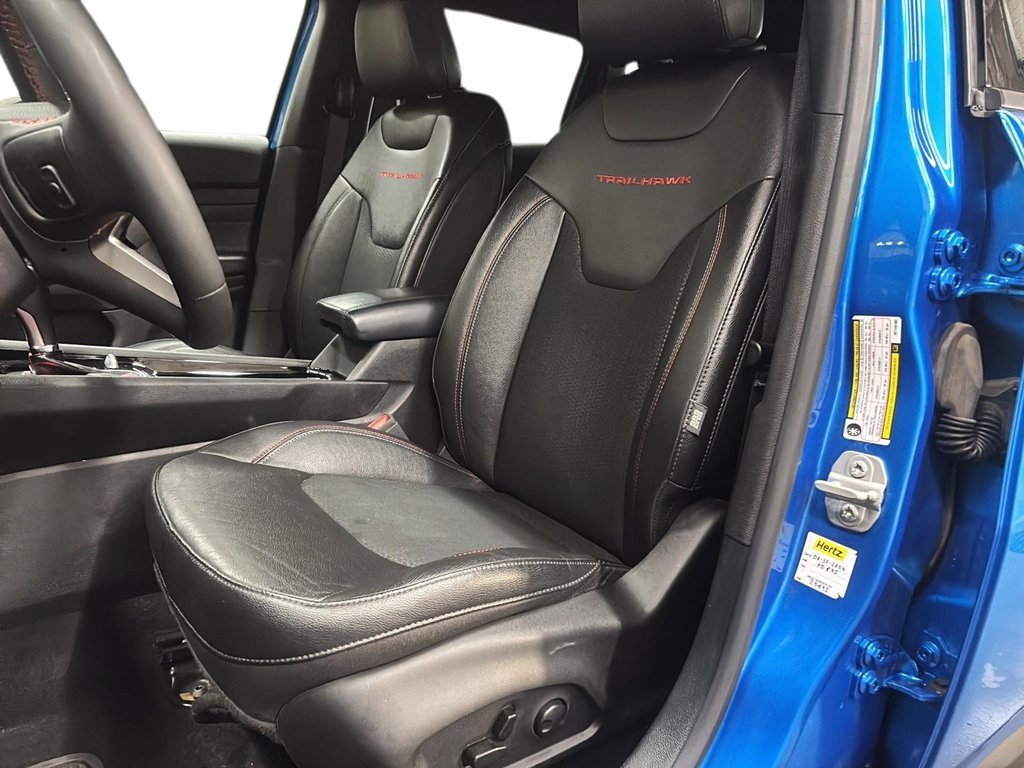 2024 Jeep Compass Trailhawk 4x4 in Stratford, Ontario - 8 - w1024h768px