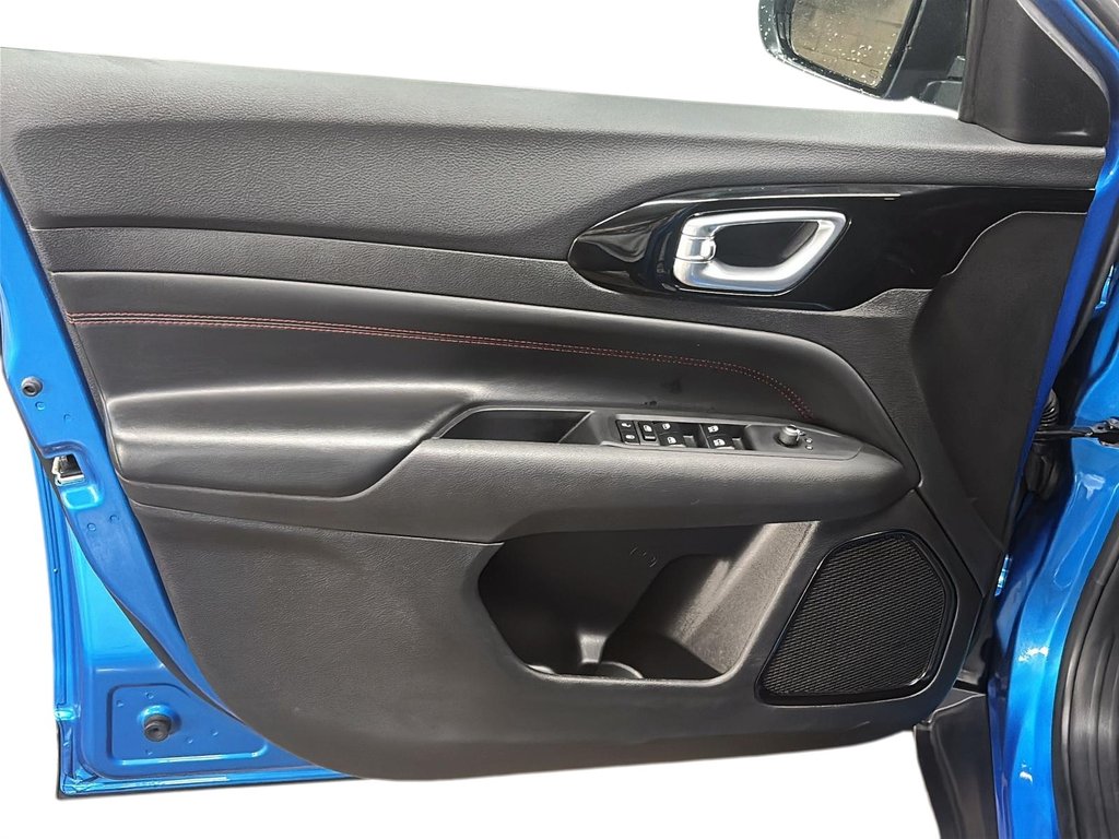 2024 Jeep Compass Trailhawk 4x4 in Stratford, Ontario - 10 - w1024h768px