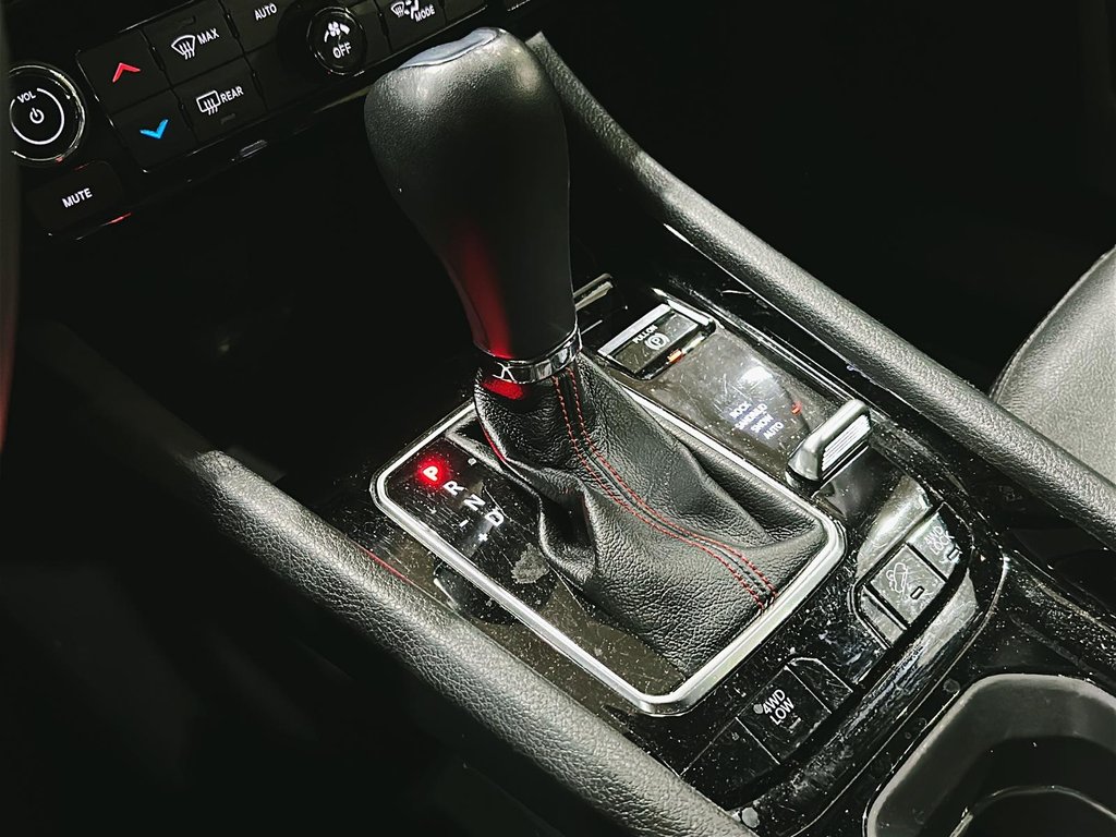 2024 Jeep Compass Trailhawk 4x4 in Stratford, Ontario - 14 - w1024h768px