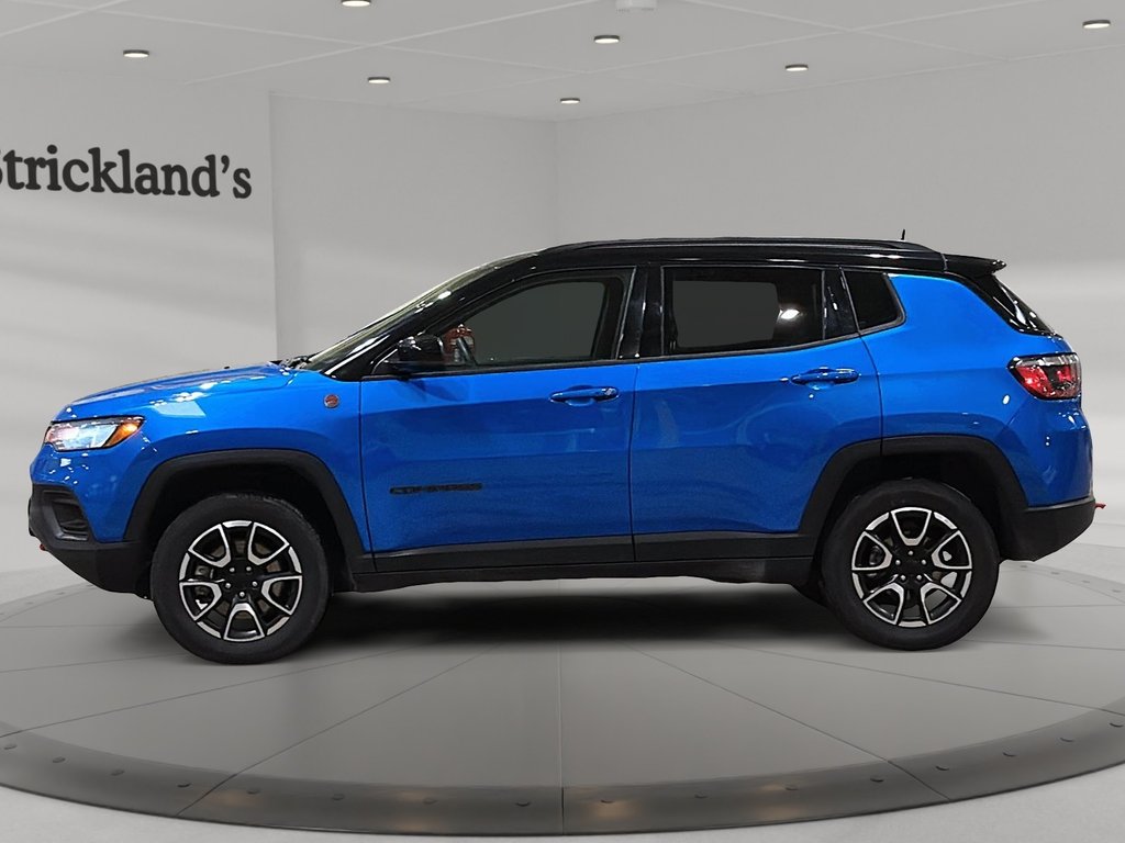 2024 Jeep Compass Trailhawk 4x4 in Stratford, Ontario - 5 - w1024h768px