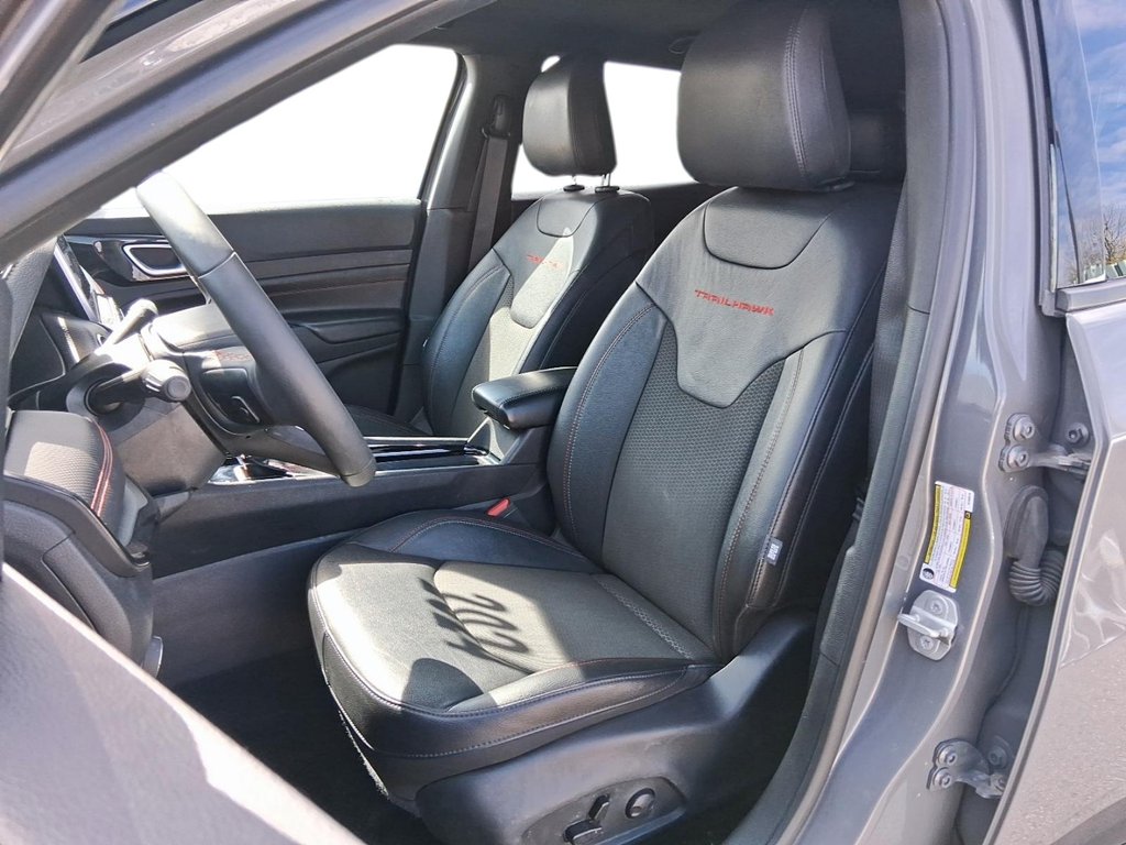 2024 Jeep Compass Trailhawk 4x4 in Stratford, Ontario - 8 - w1024h768px