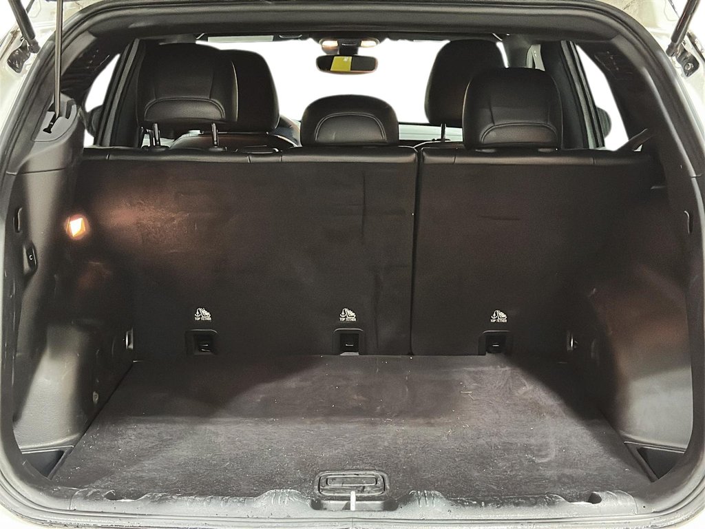 2024 Jeep Compass Trailhawk 4x4 in Stratford, Ontario - 6 - w1024h768px