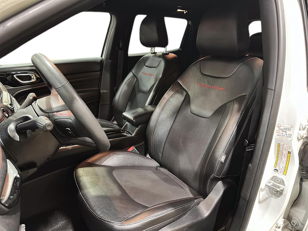 2024 Jeep Compass Trailhawk 4x4 in Stratford, Ontario - 8 - w1024h768px