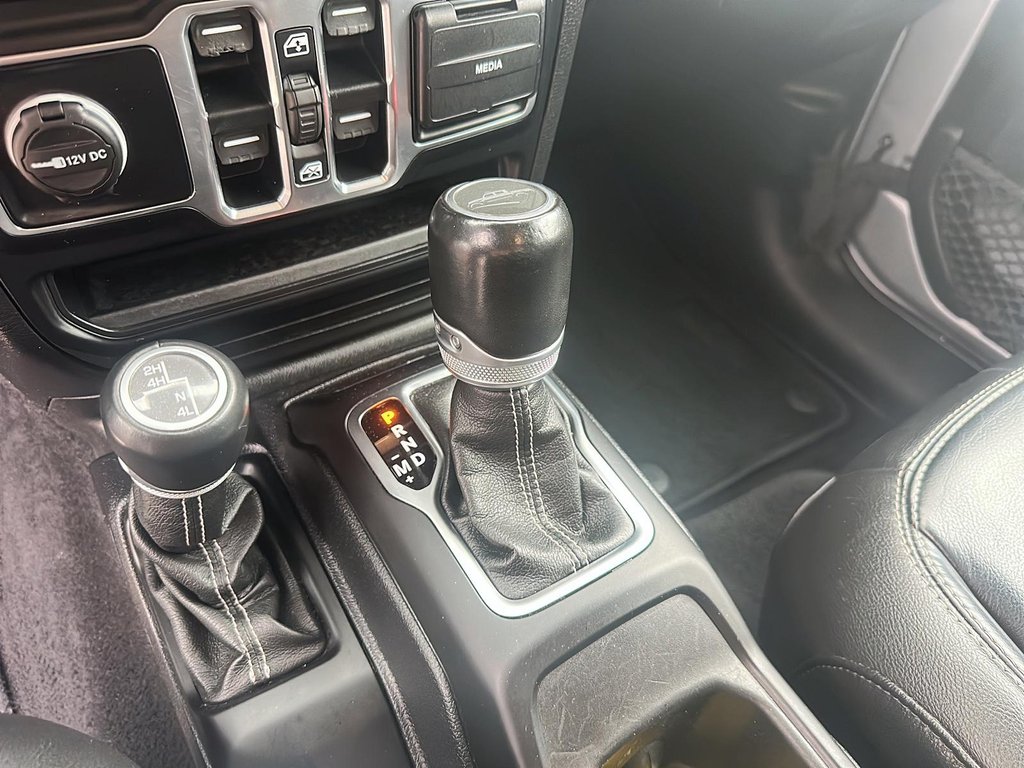 2020 Jeep Gladiator 4x4 Overland in Stratford, Ontario - 13 - w1024h768px