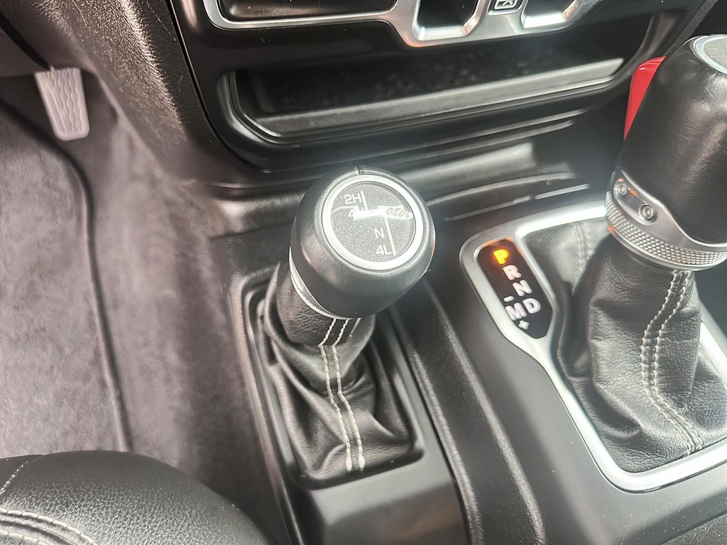 2020 Jeep Gladiator 4x4 Overland in Stratford, Ontario - 14 - w1024h768px
