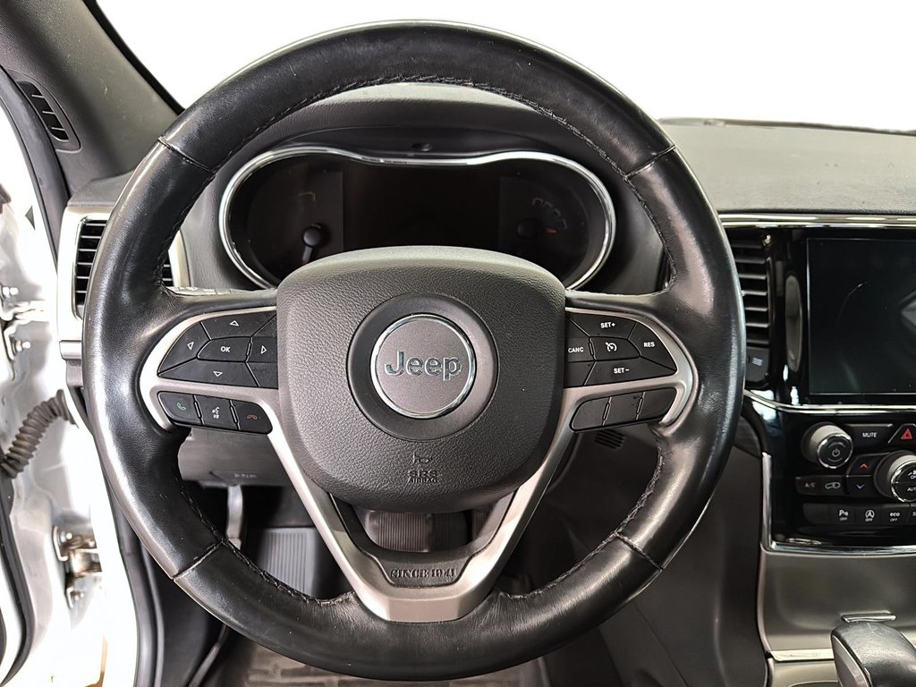 2019 Jeep Grand Cherokee 4X4 Laredo in Stratford, Ontario - 11 - w1024h768px