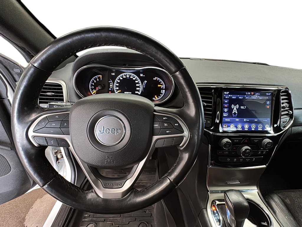 2019 Jeep Grand Cherokee 4X4 Laredo in Stratford, Ontario - 13 - w1024h768px
